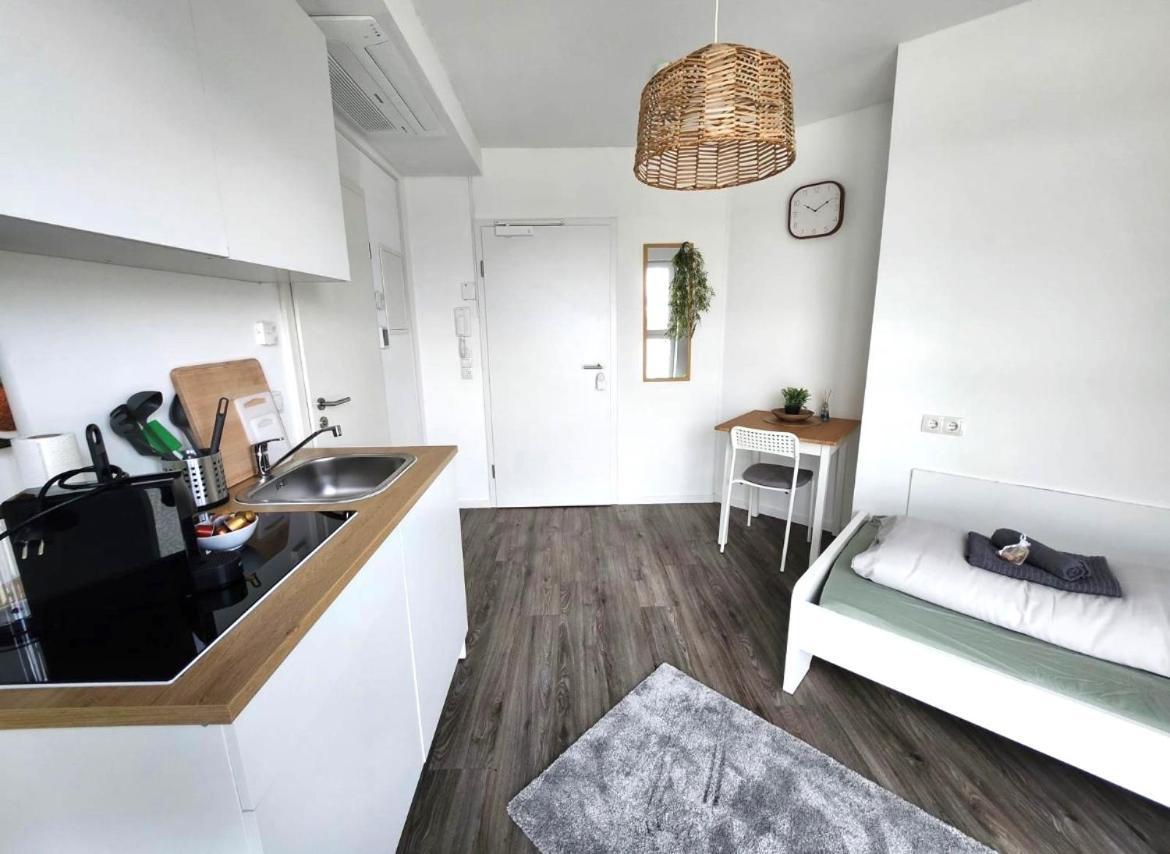Modernes Apartment Mit Wifi, Aufzug & Kostenlos Parken El-Living Augsburg Luaran gambar