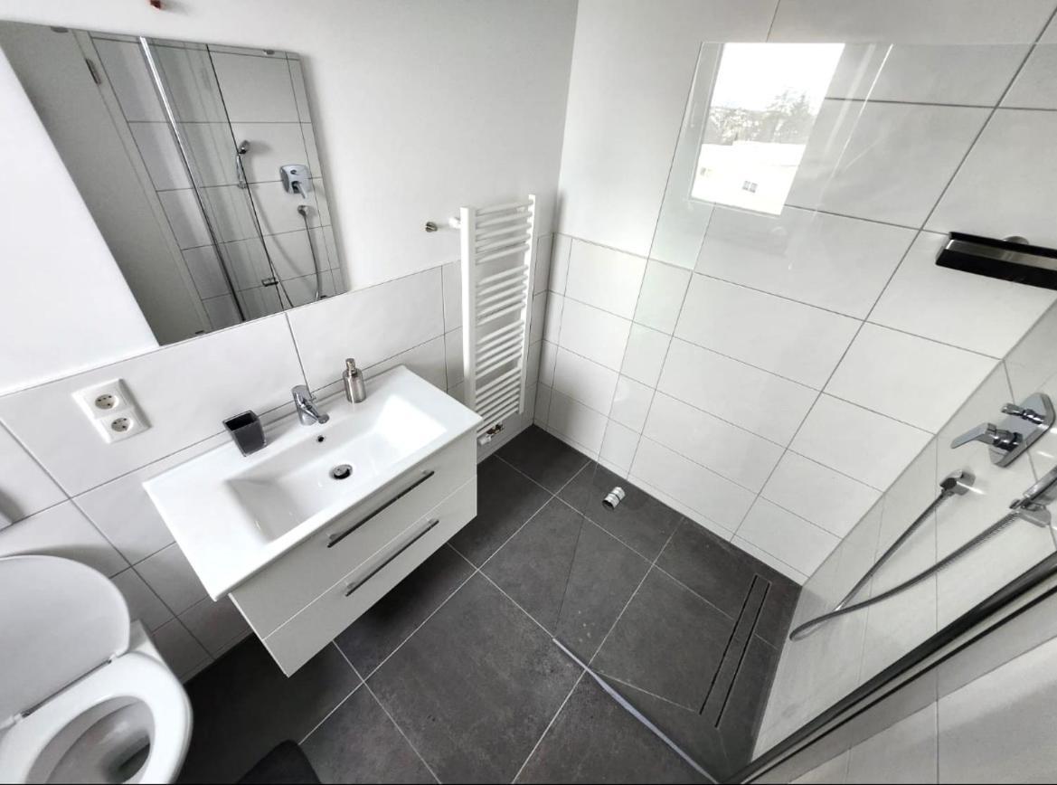Modernes Apartment Mit Wifi, Aufzug & Kostenlos Parken El-Living Augsburg Luaran gambar