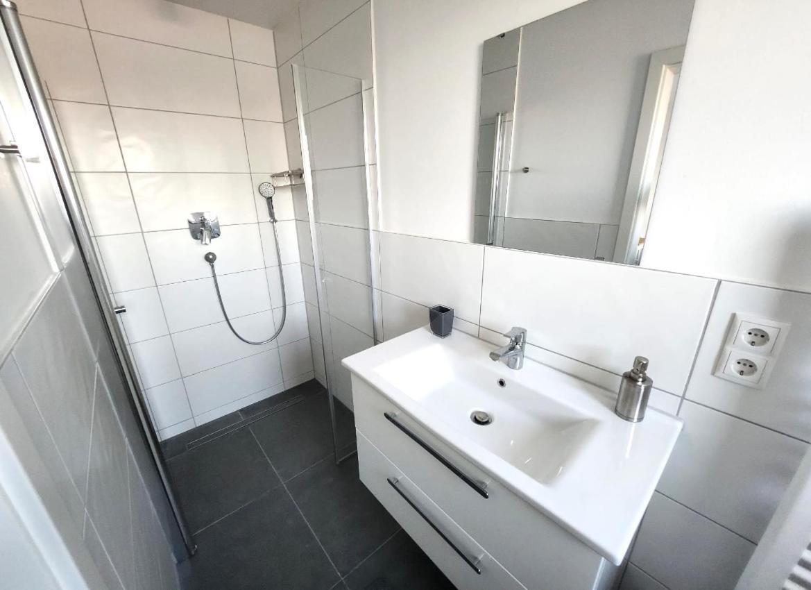 Modernes Apartment Mit Wifi, Aufzug & Kostenlos Parken El-Living Augsburg Luaran gambar